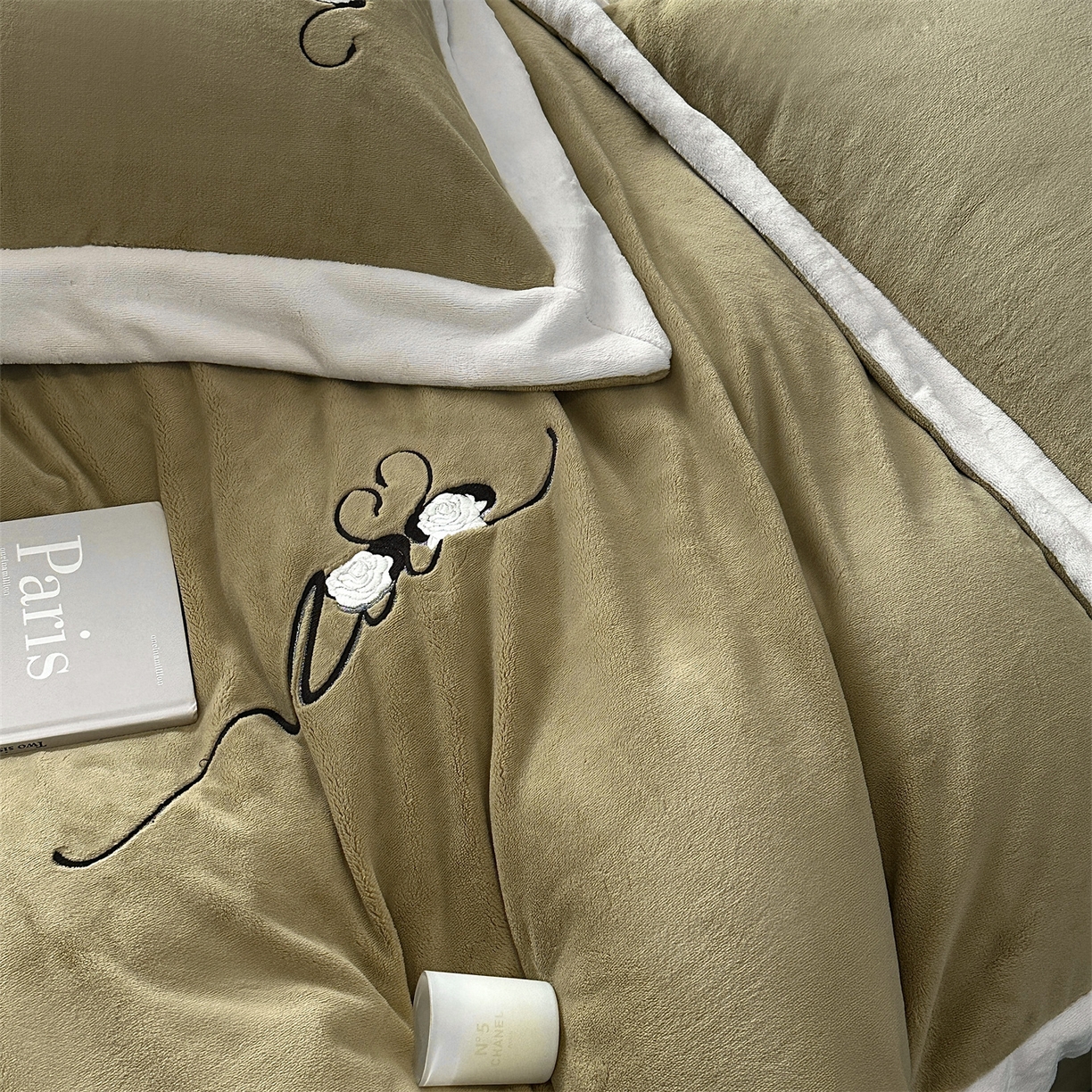 91家纺网 家纺一手货源 找家纺 南泉坊 2025新款230克AB版牛奶绒四件套-花清影 会员-20【线上控价不低于328，券后不低于298】 花清影--牛油果绿