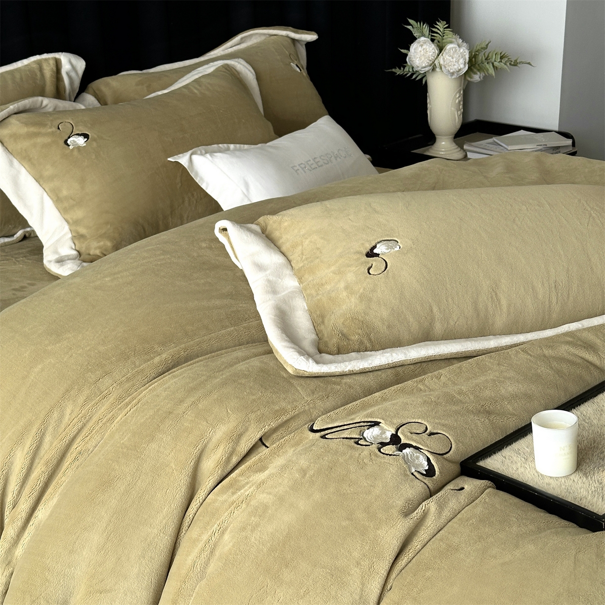 91家纺网 家纺一手货源 找家纺 南泉坊 2025新款230克AB版牛奶绒四件套-花清影 会员-20【线上控价不低于328，券后不低于298】 花清影--牛油果绿