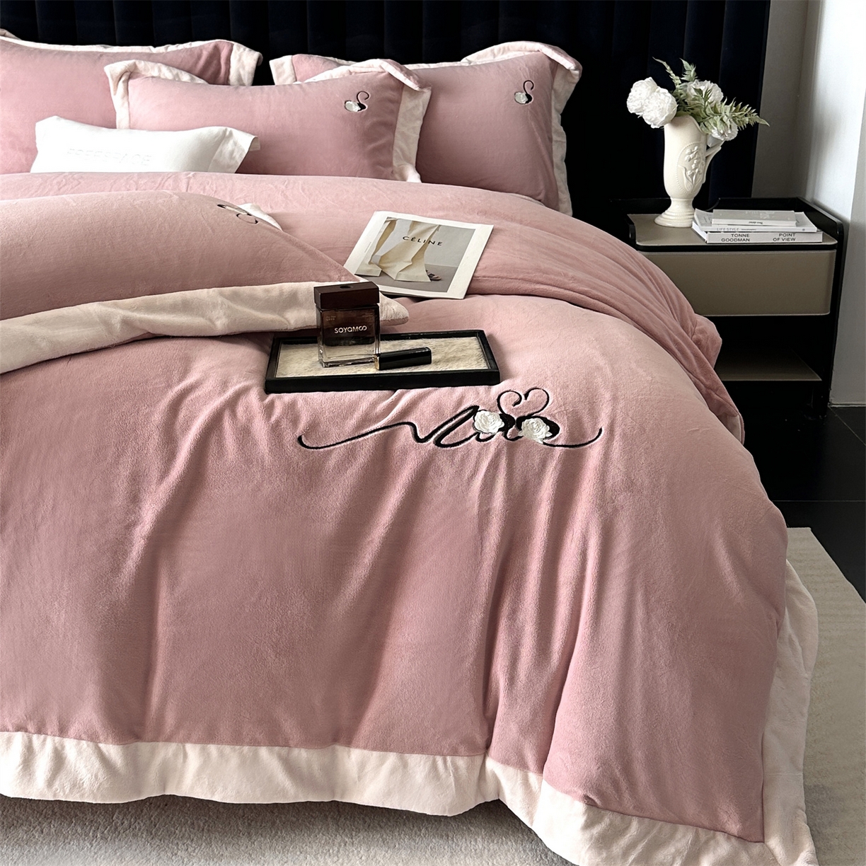 91家纺网 家纺一手货源 找家纺 南泉坊 2025新款230克AB版牛奶绒四件套-花清影 会员-20【线上控价不低于328，券后不低于298】 花清影--樱桃粉