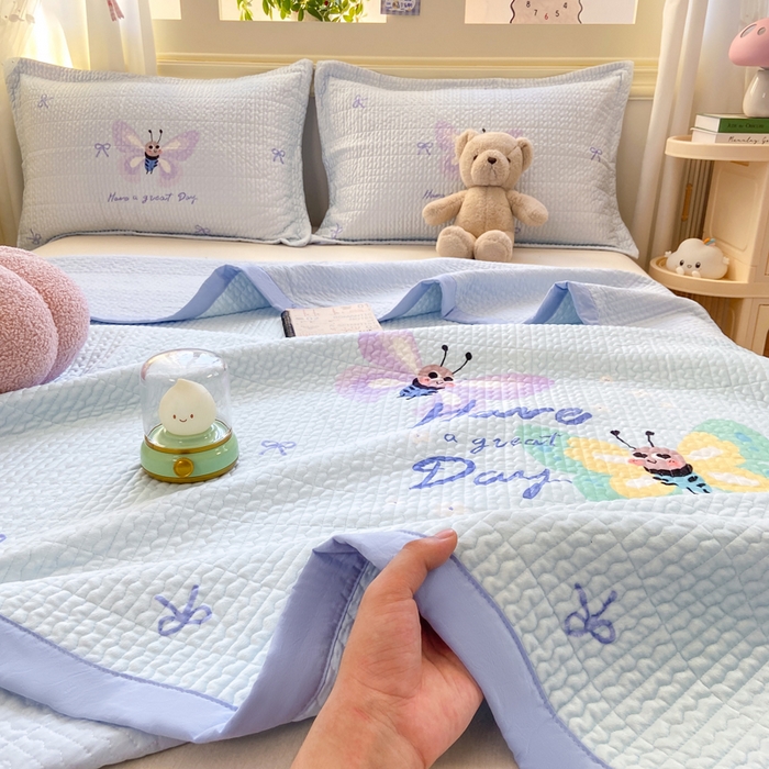 91家纺网 家纺一手货源 找家纺 芷凡家纺 2025新款宝宝绒水洗棉高温水洗床盖三件套 福蝶