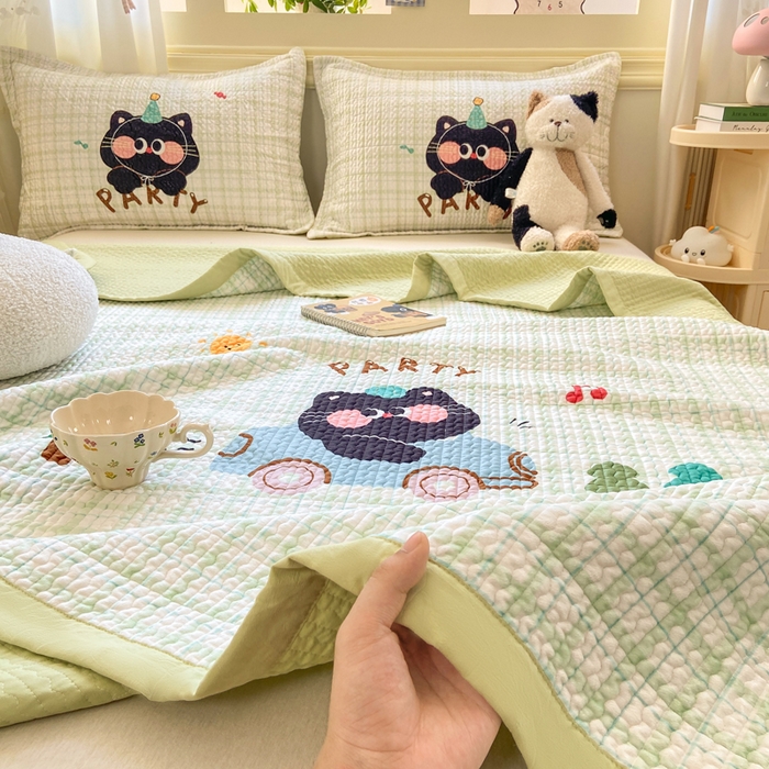 91家纺网 家纺一手货源 找家纺 芷凡家纺 2025新款宝宝绒水洗棉高温水洗床盖三件套 猫的旅行