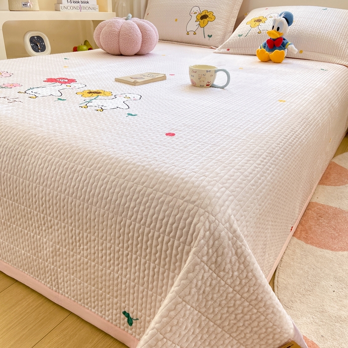 91家纺网 家纺一手货源 找家纺 芷凡家纺 2025新款宝宝绒水洗棉高温水洗床盖三件套 你好鸭