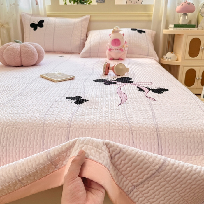 91家纺网 家纺一手货源 找家纺 芷凡家纺 2025新款宝宝绒水洗棉高温水洗床盖三件套 追光