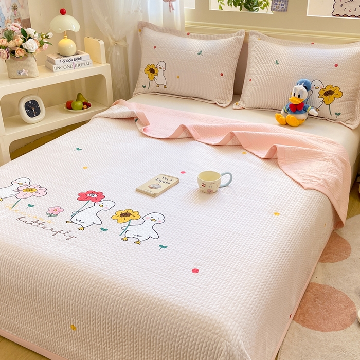 91家纺网 家纺一手货源 找家纺 芷凡家纺 2025新款宝宝绒水洗棉高温水洗床盖三件套 你好鸭