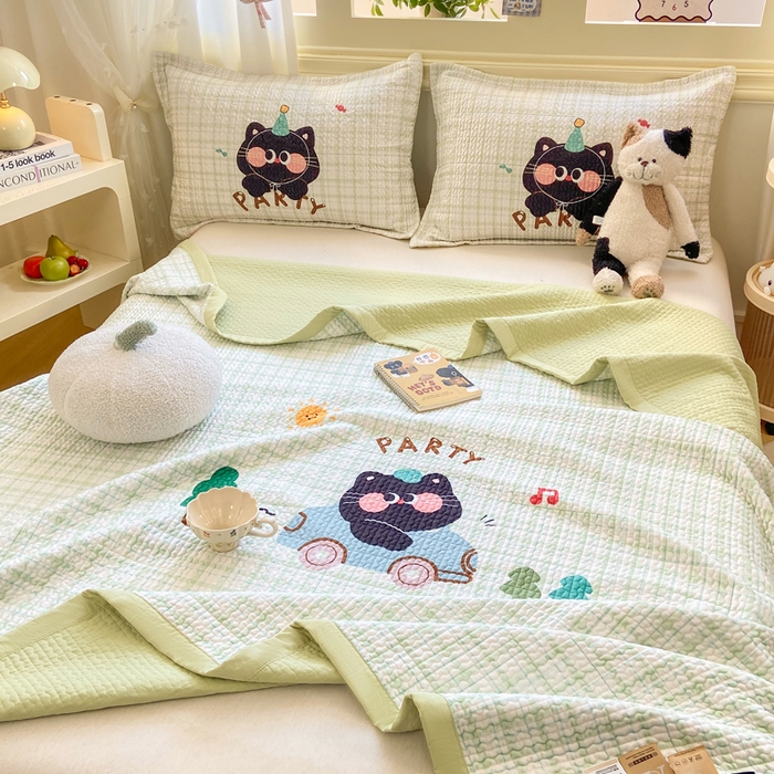 91家纺网 家纺一手货源 找家纺 芷凡家纺 2025新款宝宝绒水洗棉高温水洗床盖三件套 猫的旅行