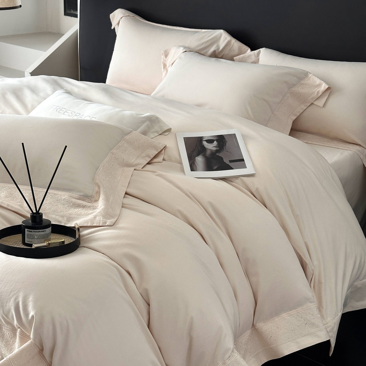 91家纺网 家纺一手货源 找家纺 南泉坊 2025新款60s全棉纯棉磨毛染色镂空花边拼角四件套 海瑟薇-米驼色 会员-20【线上控价不低于398，券后不低于368】