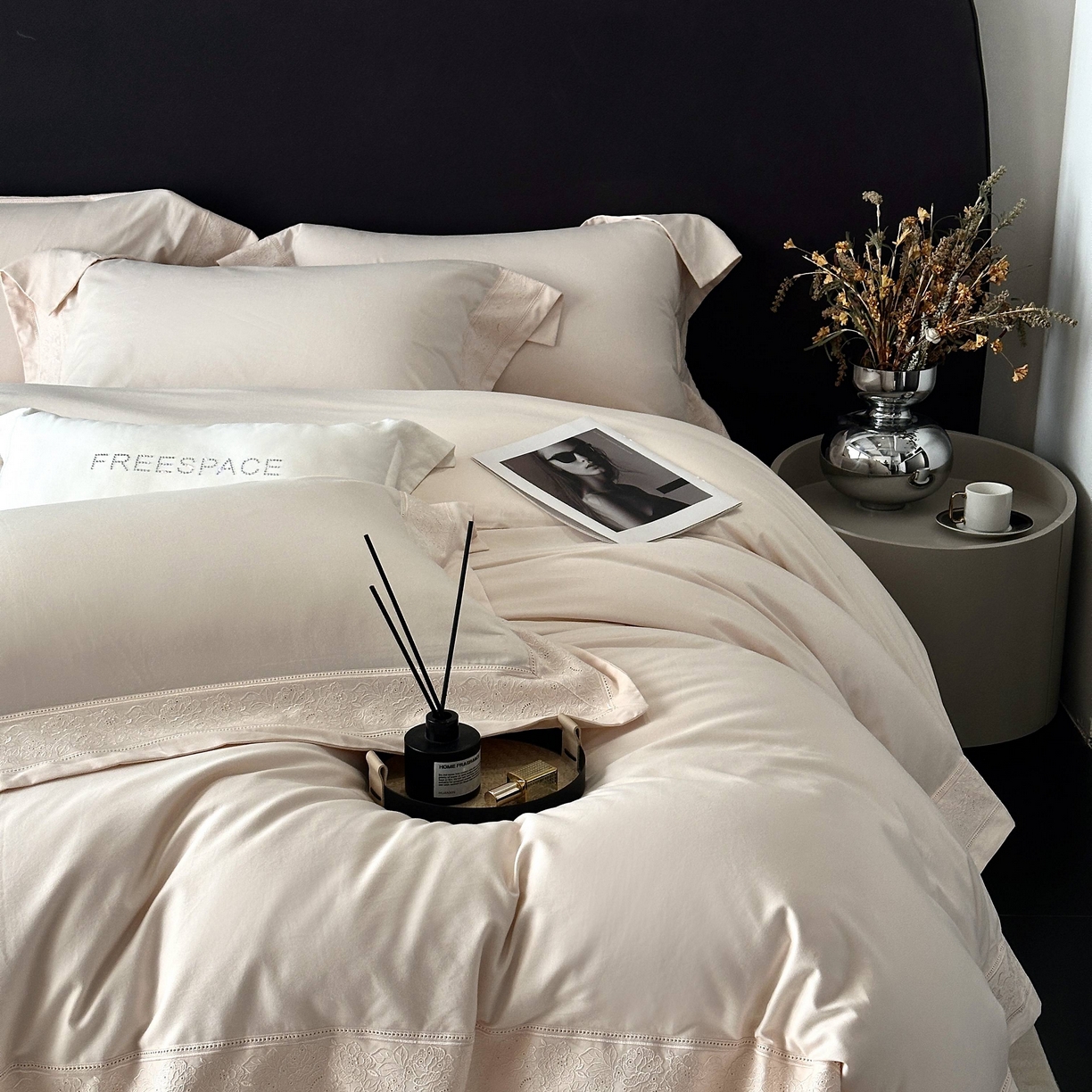 91家纺网 家纺一手货源 找家纺 南泉坊 2025新款60s全棉纯棉磨毛染色镂空花边拼角四件套 海瑟薇-米驼色 会员-20【线上控价不低于398，券后不低于368】