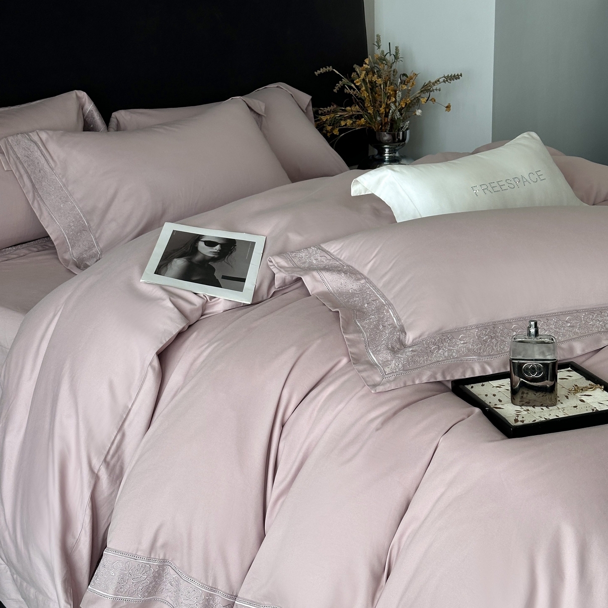 91家纺网 家纺一手货源 找家纺 南泉坊 2025新款60s全棉纯棉磨毛染色镂空花边拼角四件套 海瑟薇-悠悠紫 会员-20【线上控价不低于398，券后不低于368】