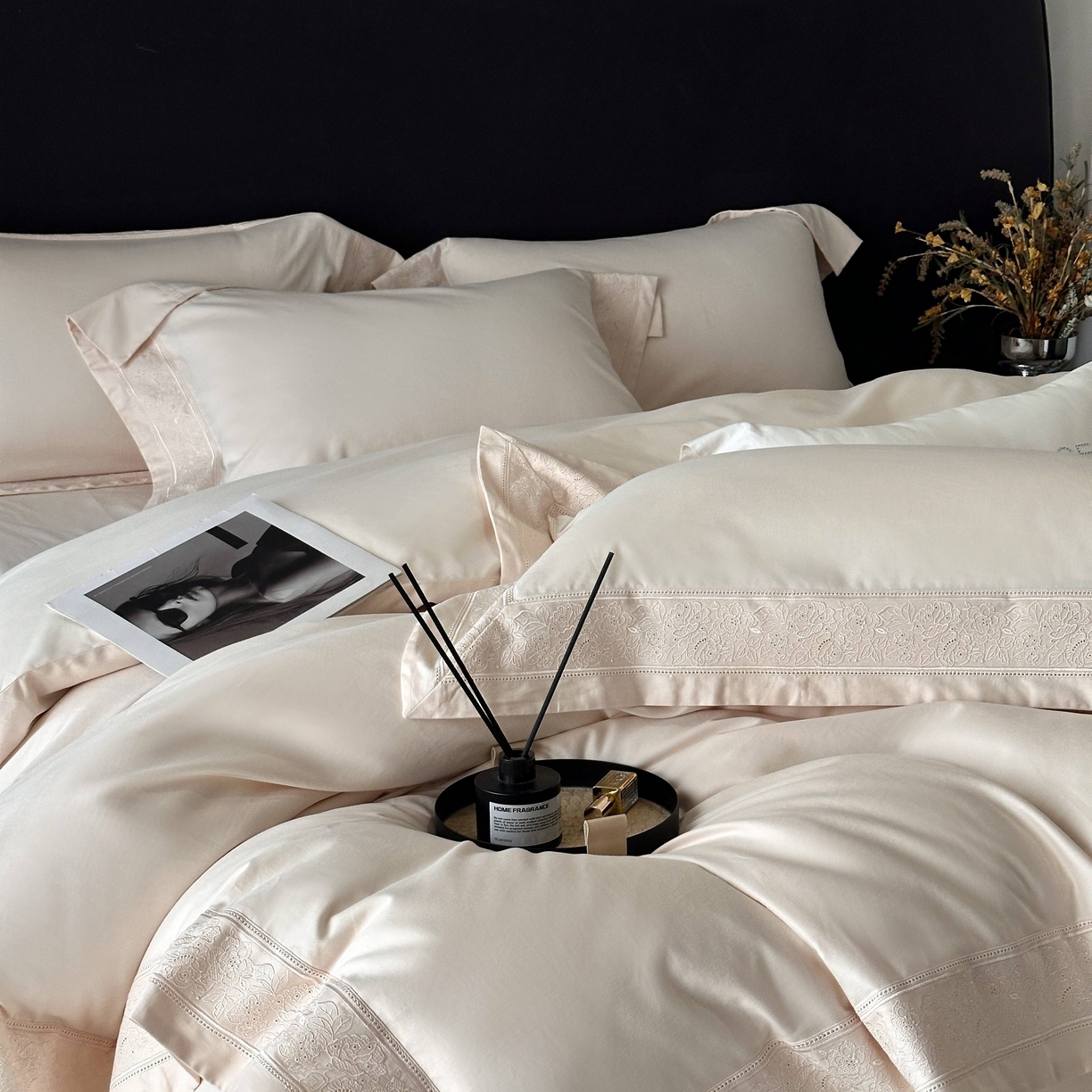 91家纺网 家纺一手货源 找家纺 南泉坊 2025新款60s全棉纯棉磨毛染色镂空花边拼角四件套 海瑟薇-米驼色 会员-20【线上控价不低于398，券后不低于368】