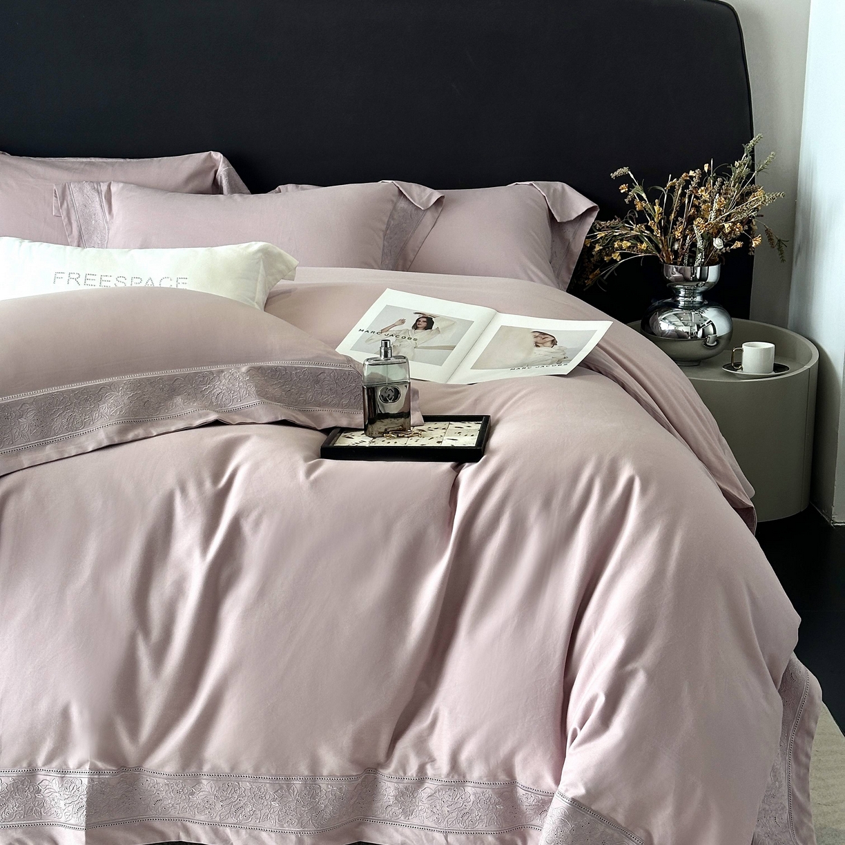 南泉坊 2025新款60s全棉纯棉磨毛染色镂空花边拼角四件套 海瑟薇-悠悠紫 会员-20【线上控价不低于398，券后不低于368】