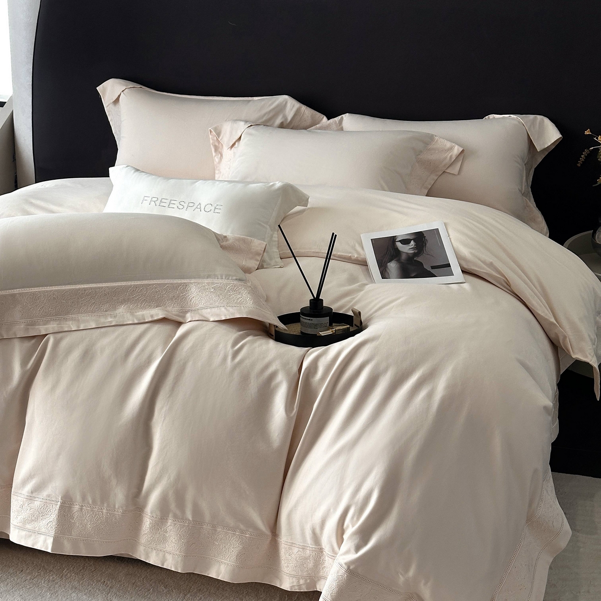 91家纺网 家纺一手货源 找家纺 南泉坊 2025新款60s全棉纯棉磨毛染色镂空花边拼角四件套 海瑟薇-米驼色 会员-20【线上控价不低于398，券后不低于368】