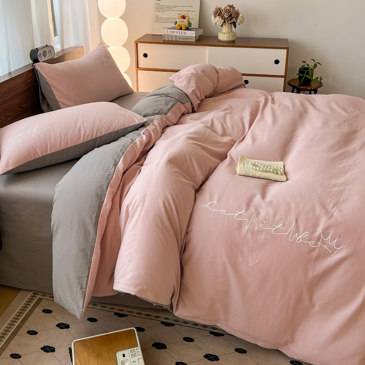 91家纺网 家纺一手货源 找家纺 （总）有点武功 2025冬季新款百分百全棉磨毛纯色双拼刺绣四件套小清新风