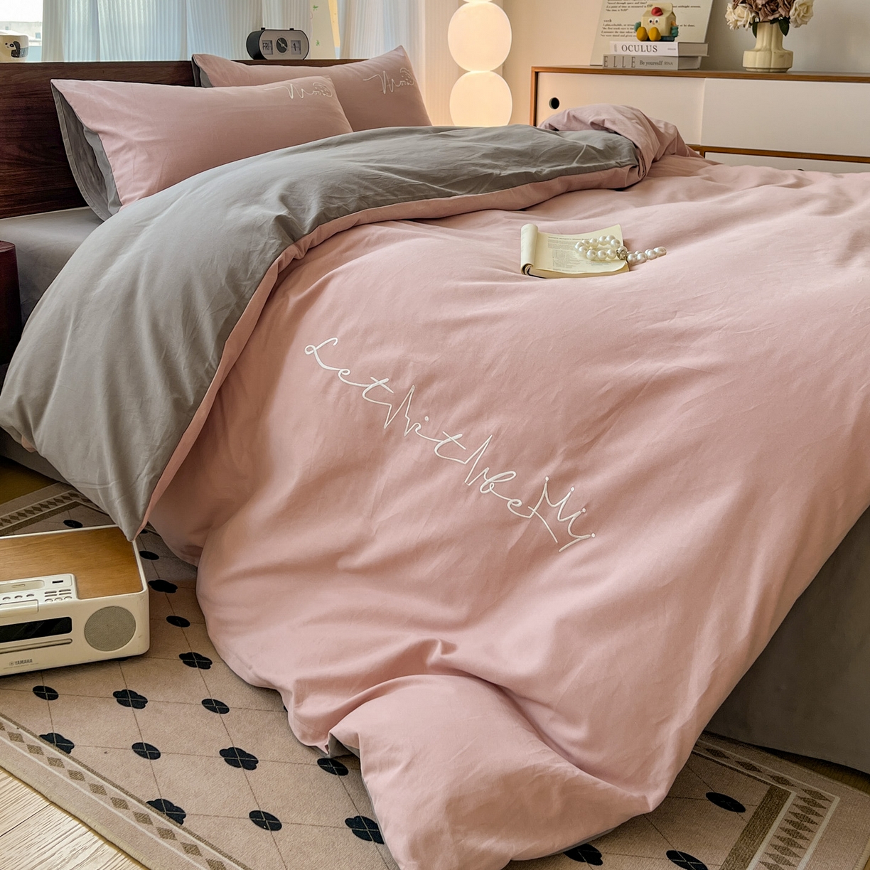 91家纺网 家纺一手货源 找家纺 （总）有点武功 2025冬季新款百分百全棉磨毛纯色双拼刺绣四件套小清新风