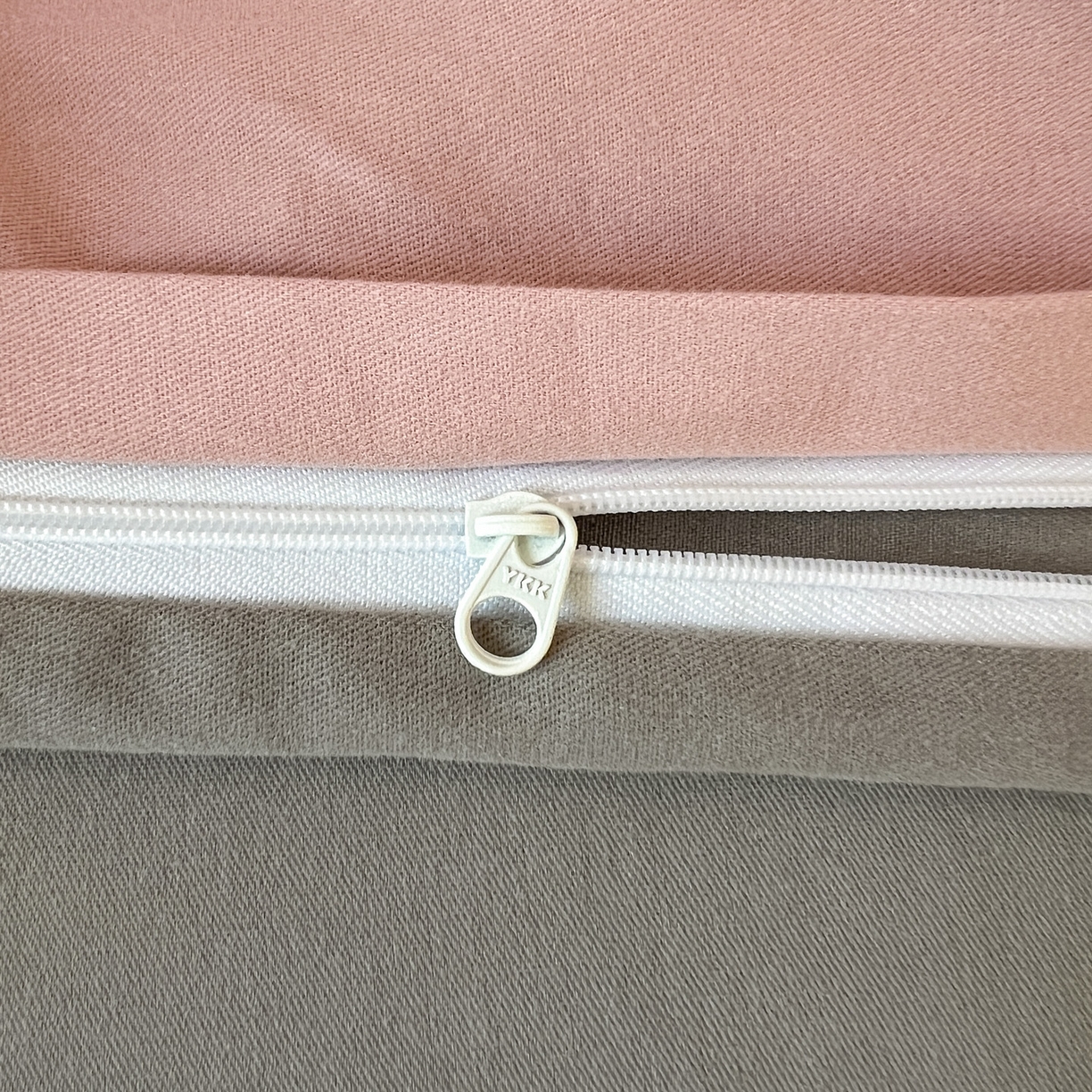 91家纺网 家纺一手货源 找家纺 （总）有点武功 2025冬季新款百分百全棉磨毛纯色双拼刺绣四件套小清新风