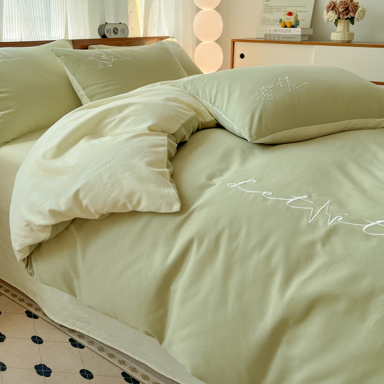 91家纺网 家纺一手货源 找家纺 有点武功 2025冬季新款百分百全棉磨毛纯色双拼刺绣四件套小清新风 果绿黄