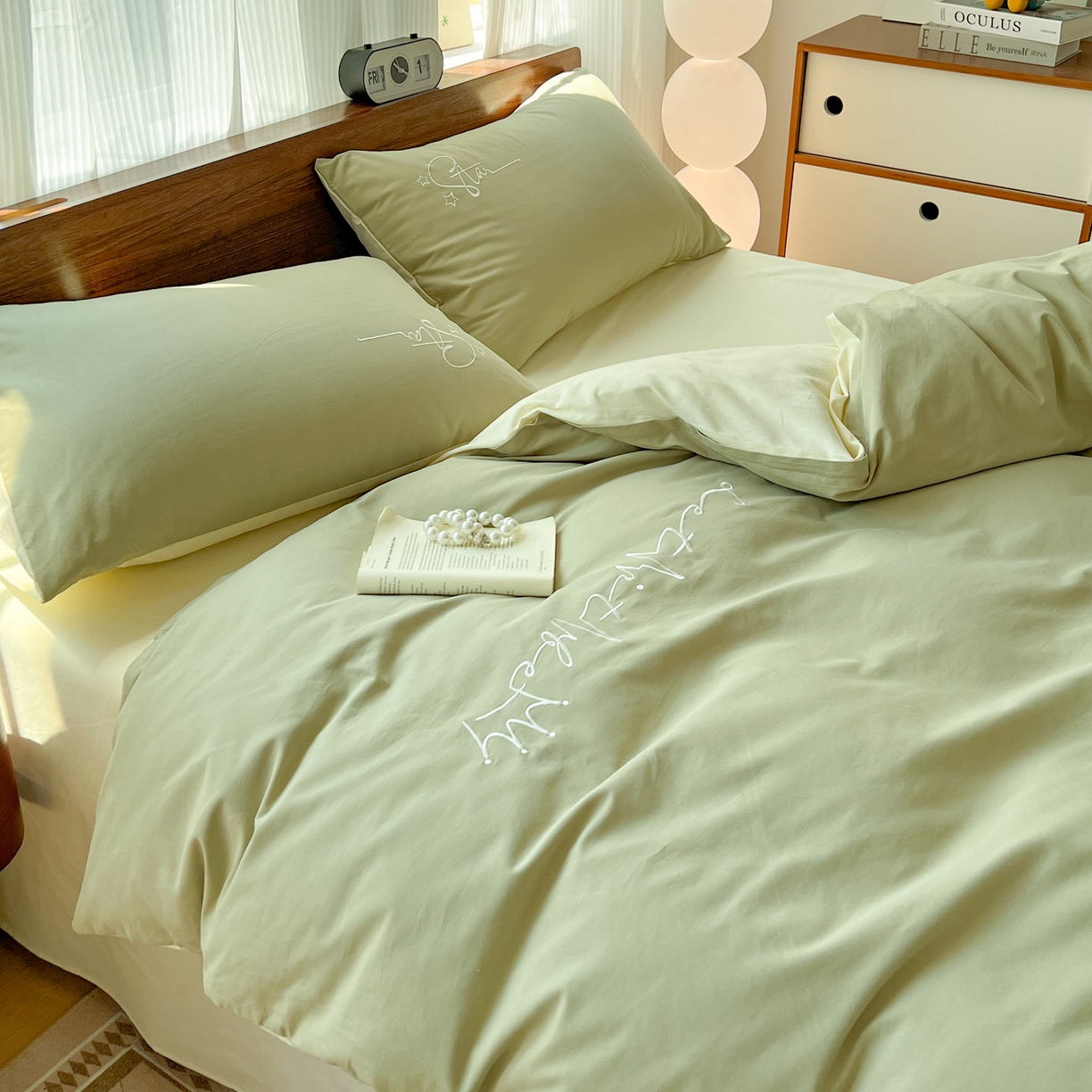 91家纺网 家纺一手货源 找家纺 有点武功 2025冬季新款百分百全棉磨毛纯色双拼刺绣四件套小清新风 果绿黄