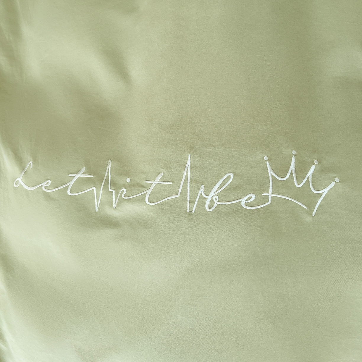 91家纺网 家纺一手货源 找家纺 有点武功 2025冬季新款百分百全棉磨毛纯色双拼刺绣四件套小清新风 果绿黄