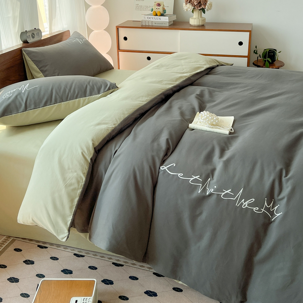 91家纺网 家纺一手货源 找家纺 有点武功 2025冬季新款百分百全棉磨毛纯色双拼刺绣四件套小清新风 黑绿