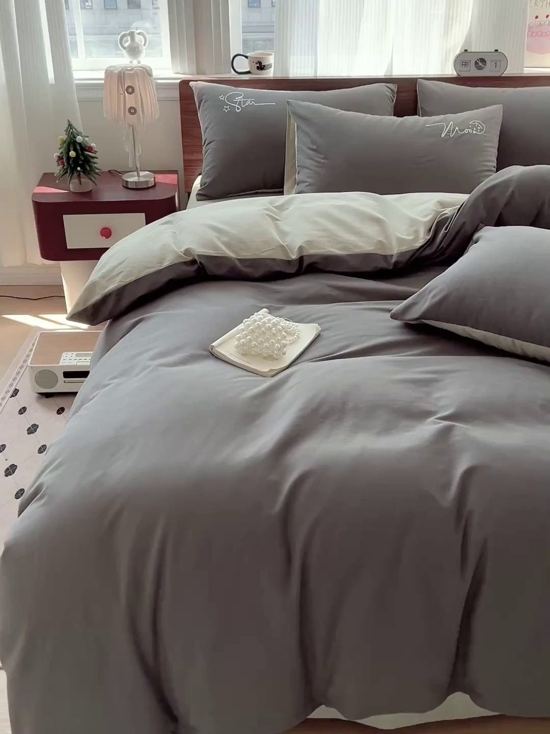 91家纺网 家纺一手货源 找家纺 有点武功 2025冬季新款百分百全棉磨毛纯色双拼刺绣四件套小清新风 黑绿