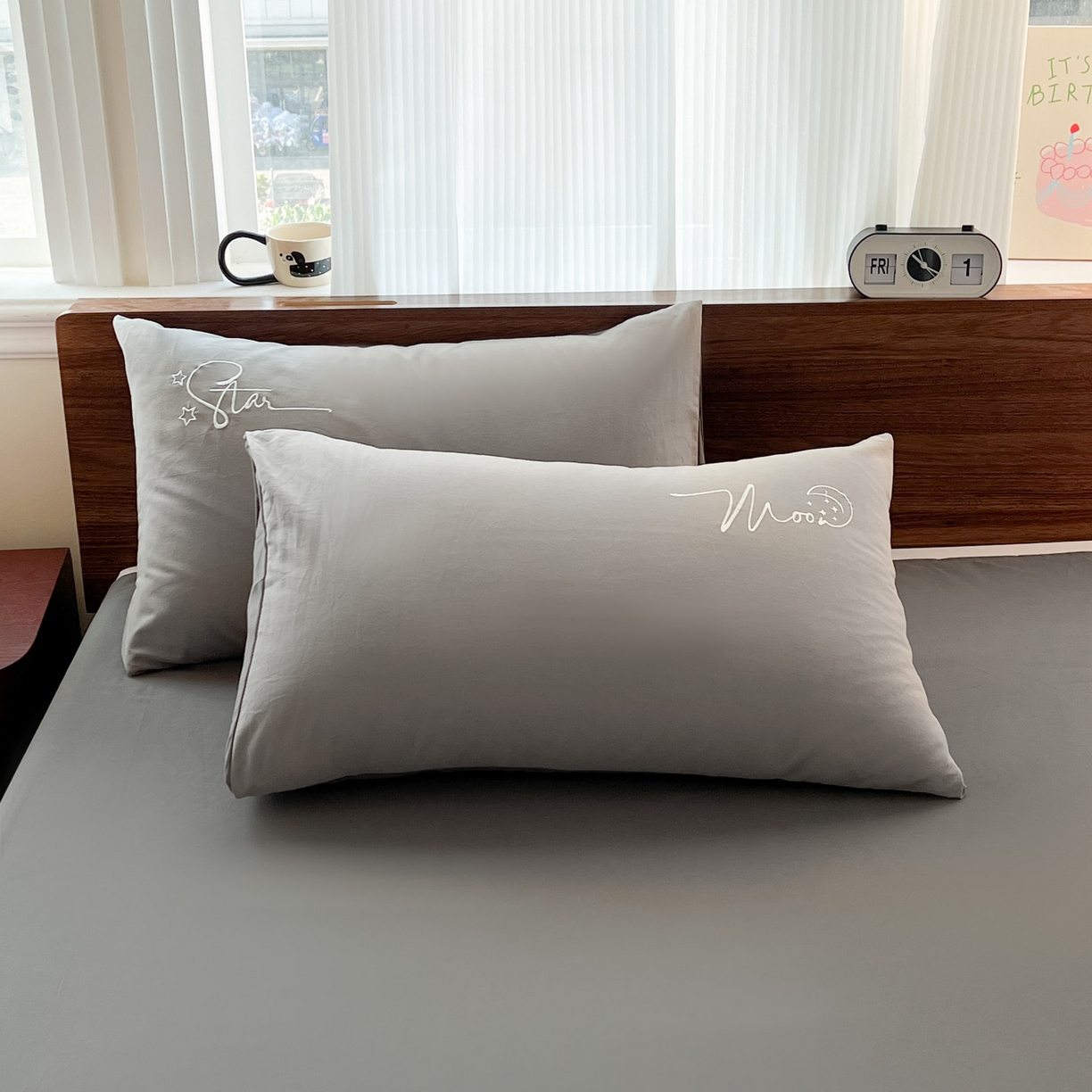 91家纺网 家纺一手货源 找家纺 有点武功 2025冬季新款百分百全棉磨毛纯色双拼刺绣四件套小清新风 浅灰