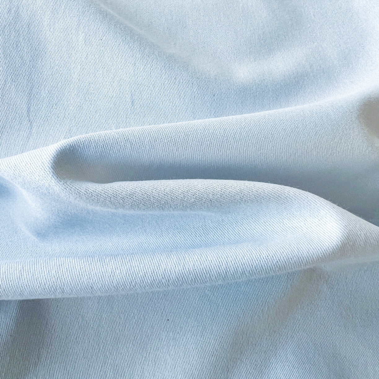 91家纺网 家纺一手货源 找家纺 有点武功 2025冬季新款百分百全棉磨毛纯色双拼刺绣四件套小清新风 浅蓝粉