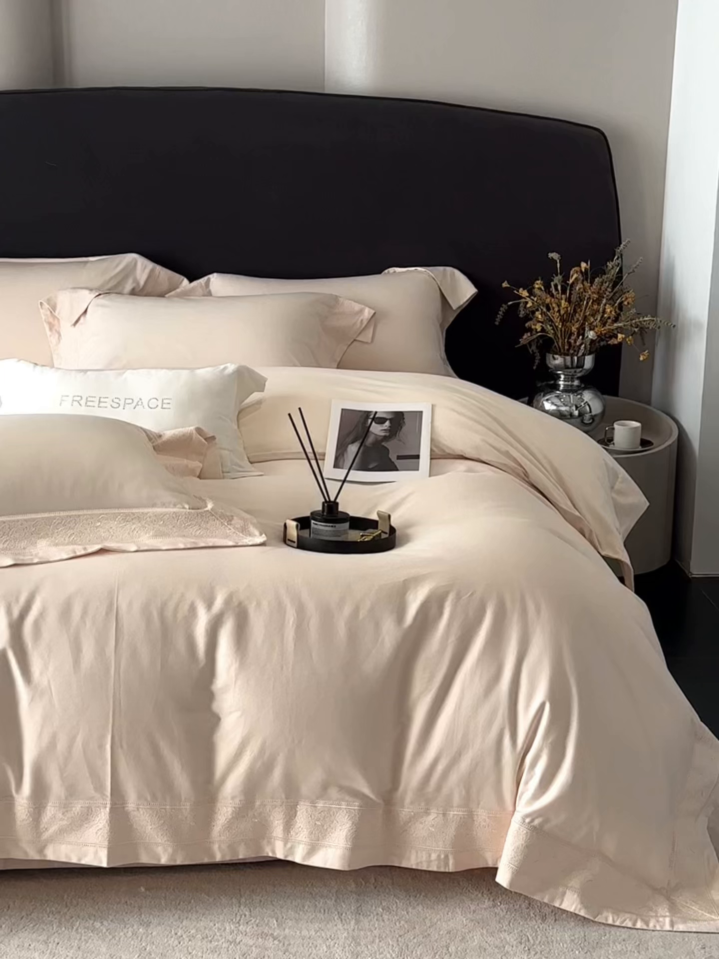 91家纺网 家纺一手货源 找家纺 南泉坊 2025新款60s全棉纯棉磨毛染色镂空花边拼角四件套 海瑟薇-米驼色 会员-20【线上控价不低于398，券后不低于368】