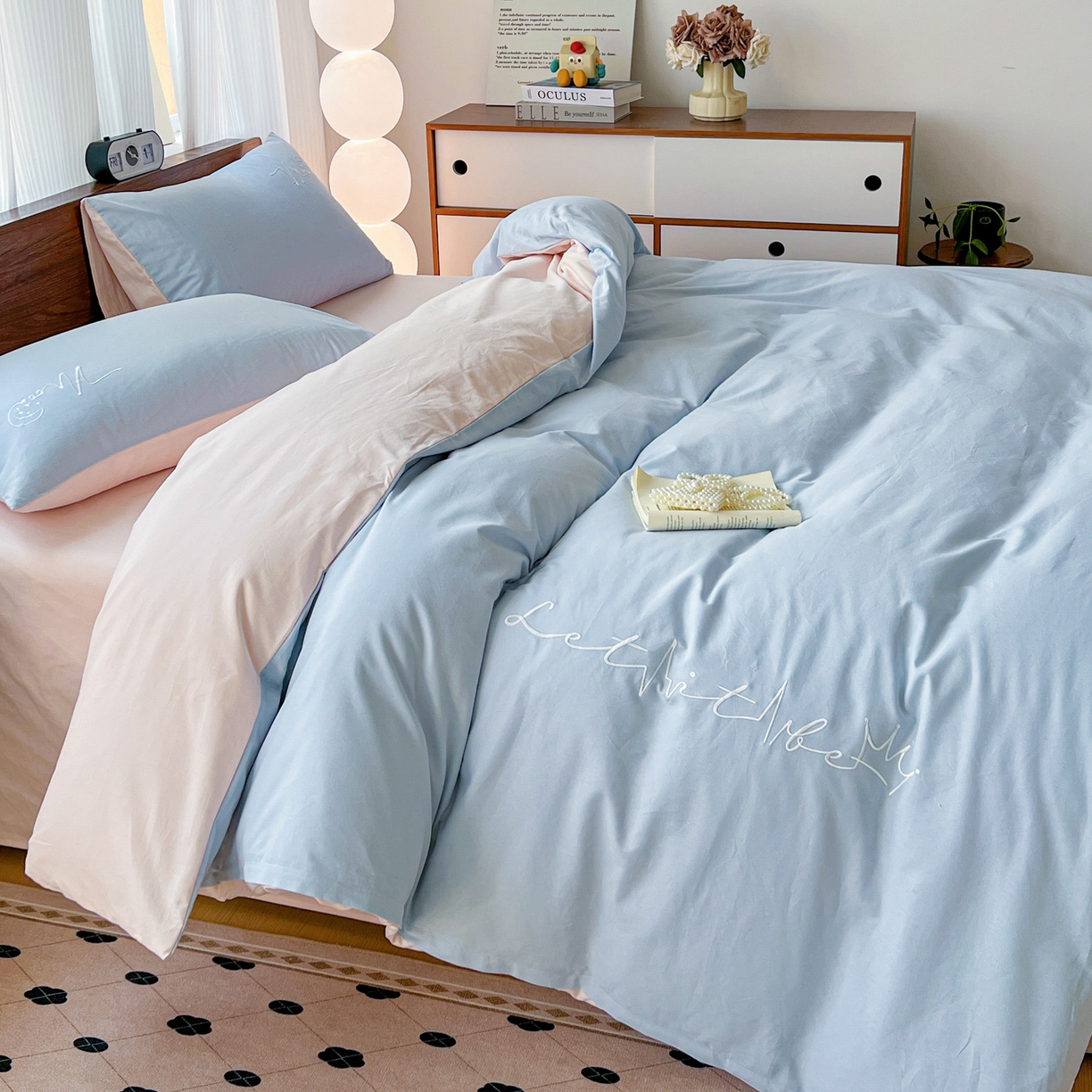 91家纺网 家纺一手货源 找家纺 有点武功 2025冬季新款百分百全棉磨毛纯色双拼刺绣四件套小清新风 浅蓝粉