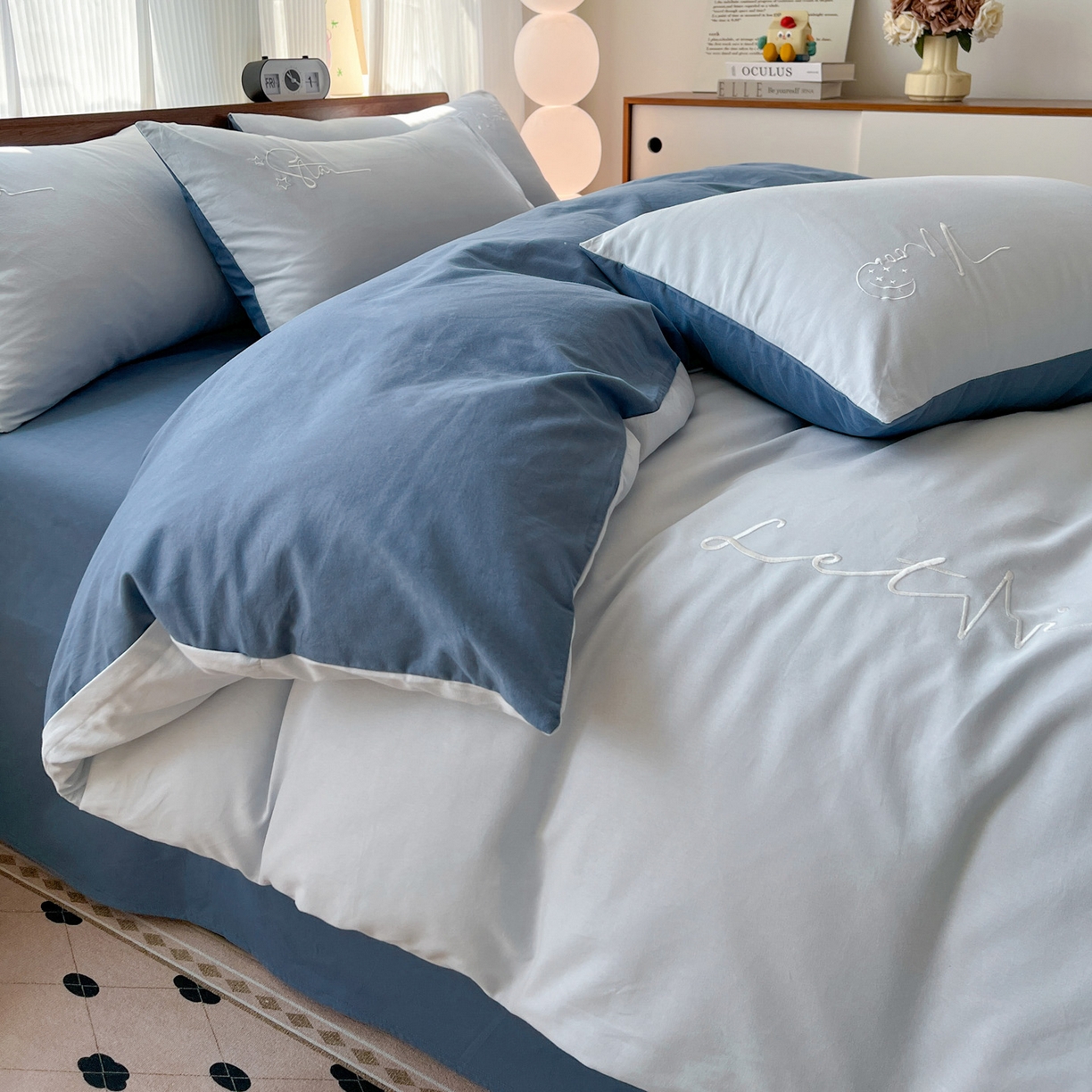 91家纺网 家纺一手货源 找家纺 有点武功 2025冬季新款百分百全棉磨毛纯色双拼刺绣四件套小清新风 浅蓝青