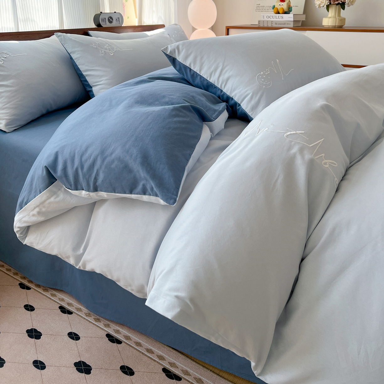 91家纺网 家纺一手货源 找家纺 有点武功 2025冬季新款百分百全棉磨毛纯色双拼刺绣四件套小清新风 浅蓝青