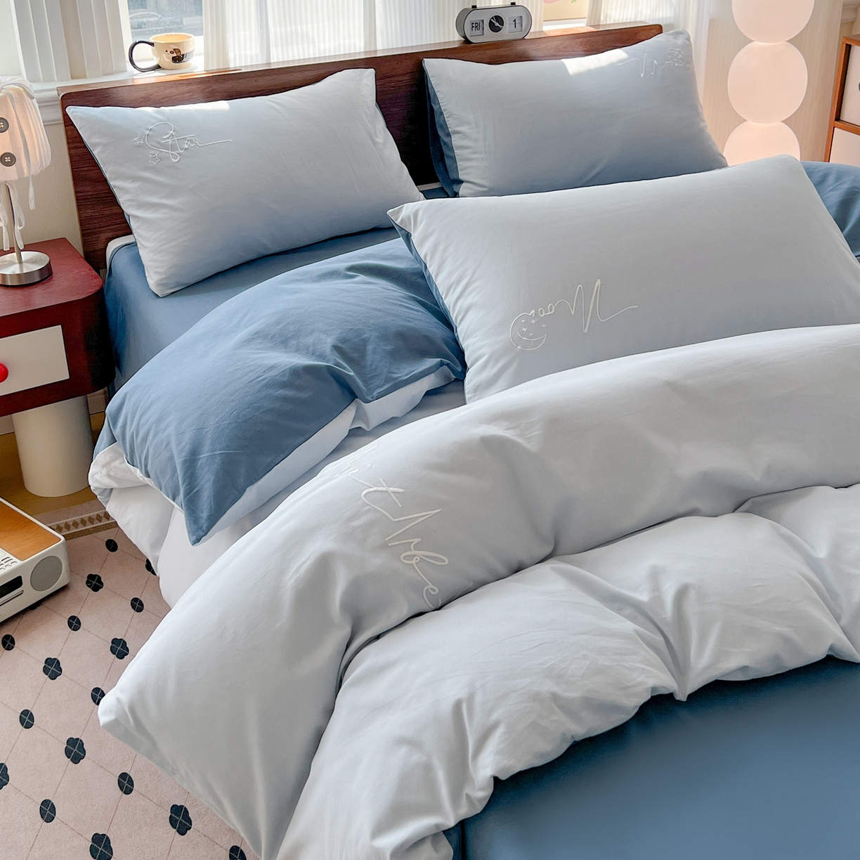 91家纺网 家纺一手货源 找家纺 有点武功 2025冬季新款百分百全棉磨毛纯色双拼刺绣四件套小清新风 浅蓝青