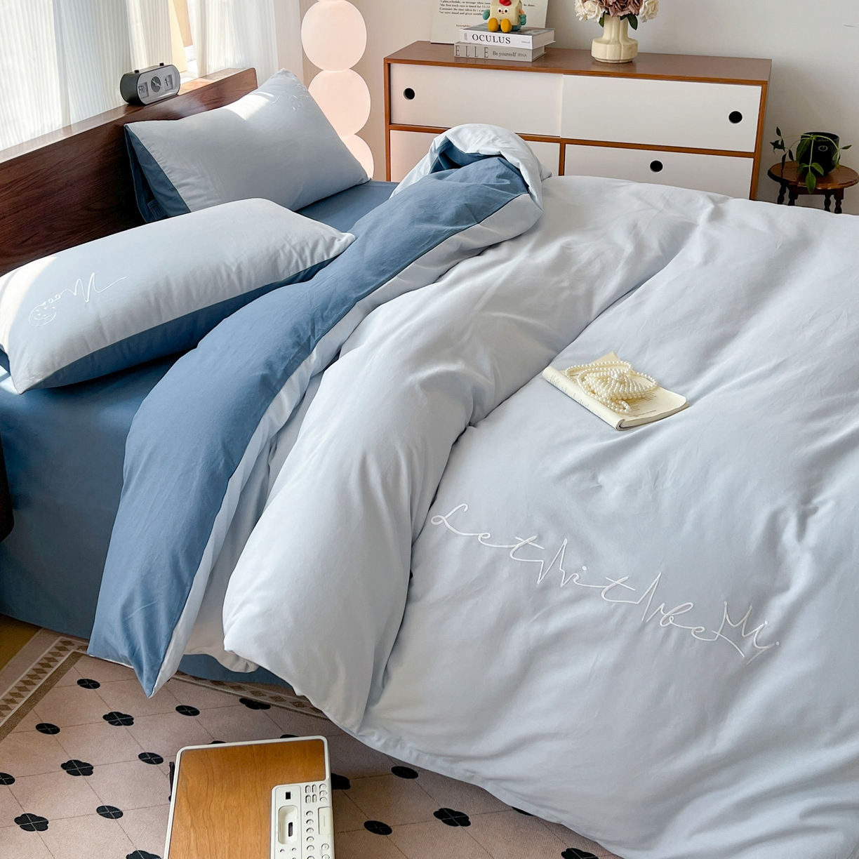 91家纺网 家纺一手货源 找家纺 有点武功 2025冬季新款百分百全棉磨毛纯色双拼刺绣四件套小清新风 浅蓝青