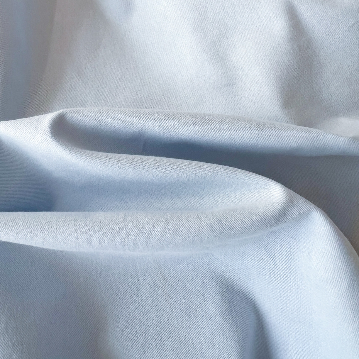 91家纺网 家纺一手货源 找家纺 有点武功 2025冬季新款百分百全棉磨毛纯色双拼刺绣四件套小清新风 浅蓝青