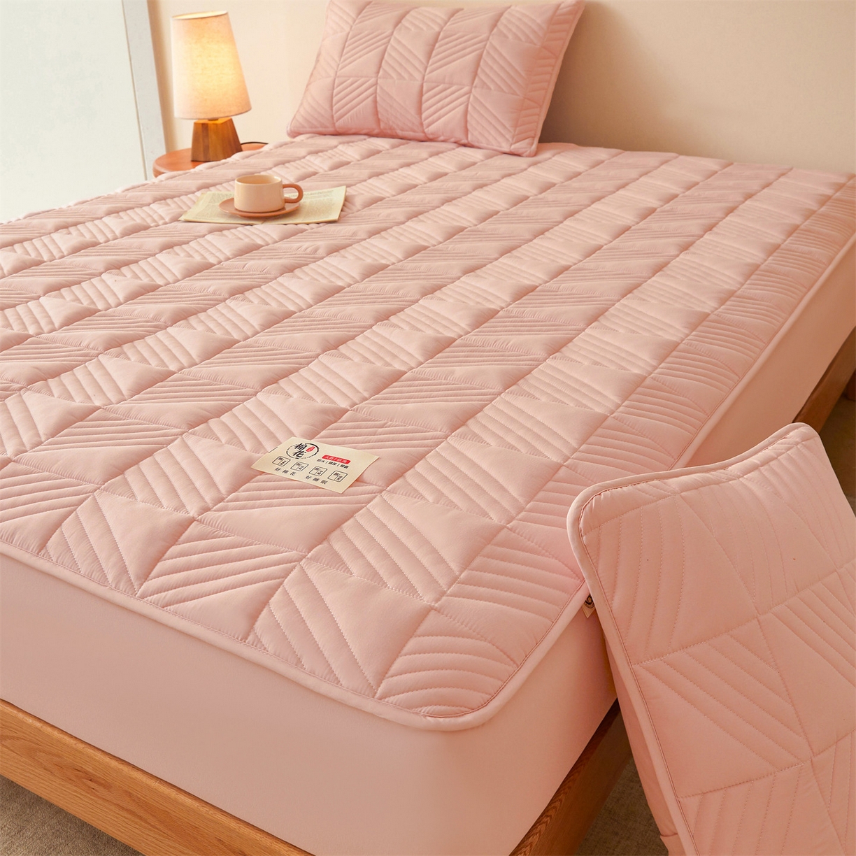 91家纺网 家纺一手货源 找家纺 居眠 2025新款木叙棉花夹棉防水床笠 木叙-粉