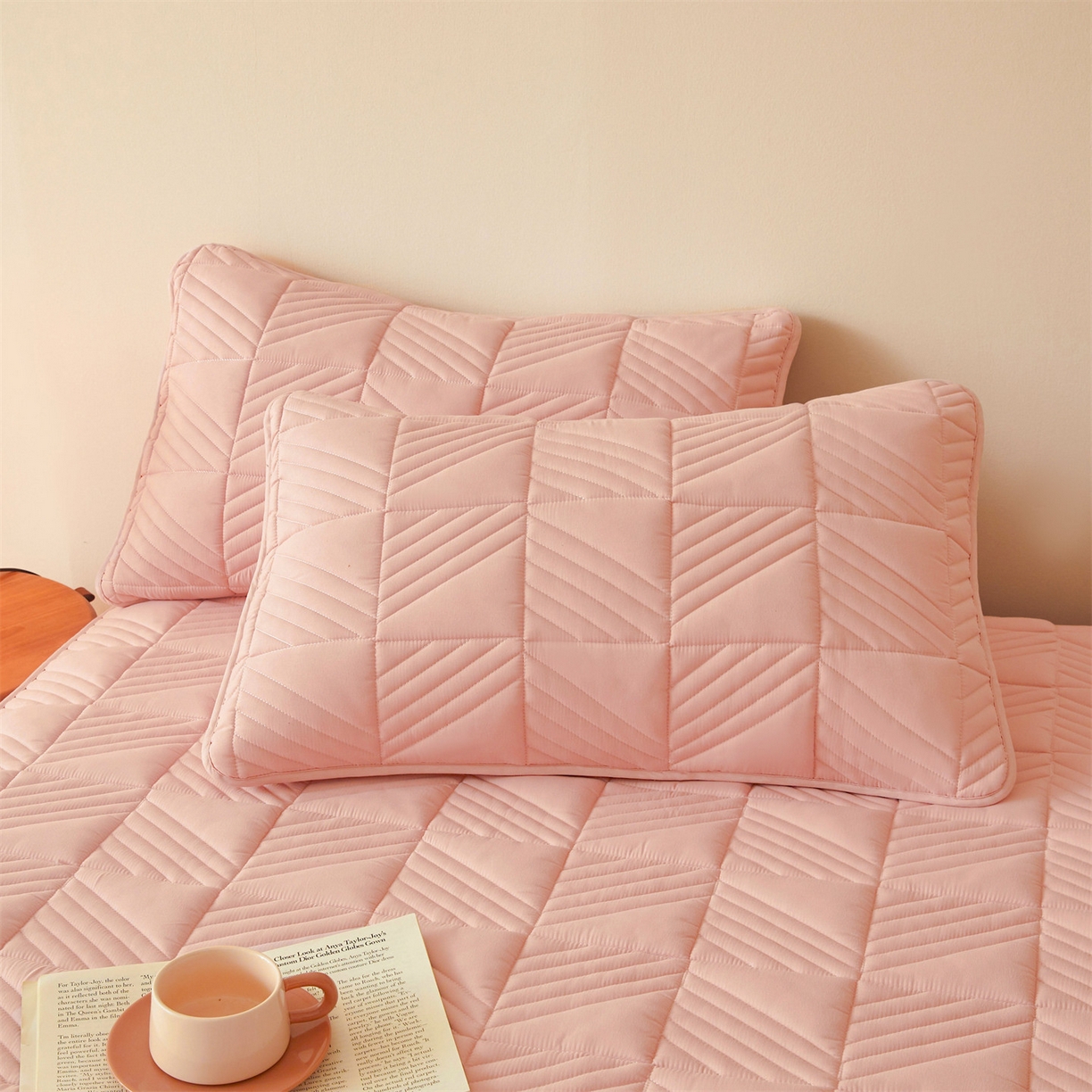 91家纺网 家纺一手货源 找家纺 居眠 2025新款木叙棉花夹棉防水床笠 木叙-粉