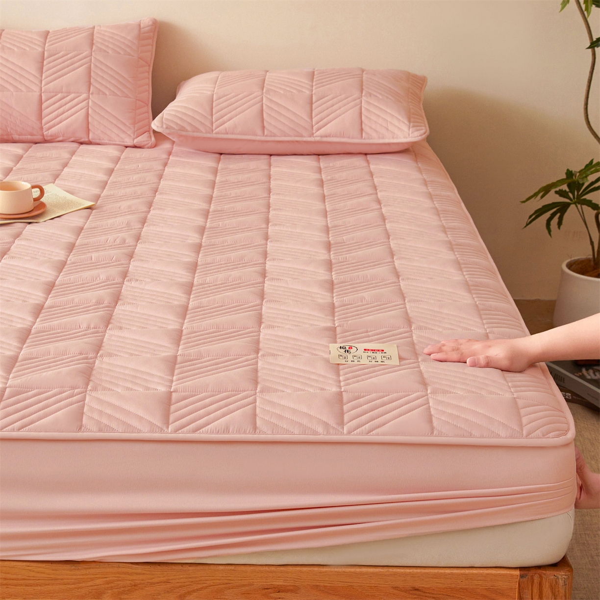 91家纺网 家纺一手货源 找家纺 居眠 2025新款木叙棉花夹棉防水床笠 木叙-粉