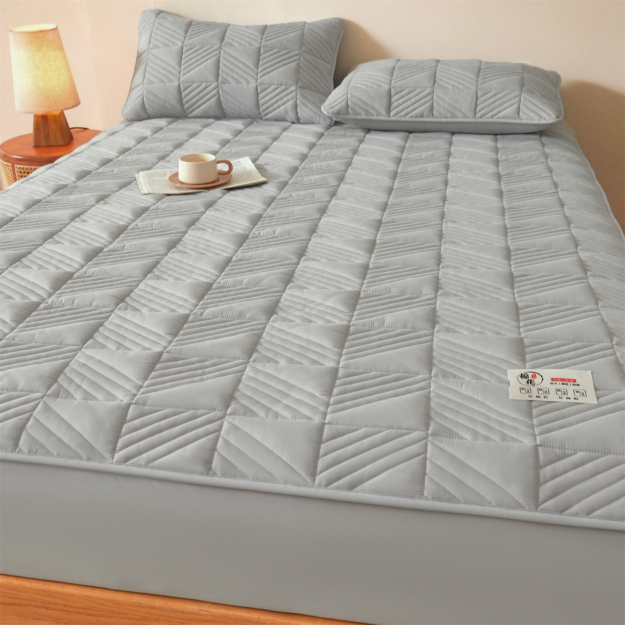 91家纺网 家纺一手货源 找家纺 居眠 2025新款木叙棉花夹棉防水床笠 木叙-灰