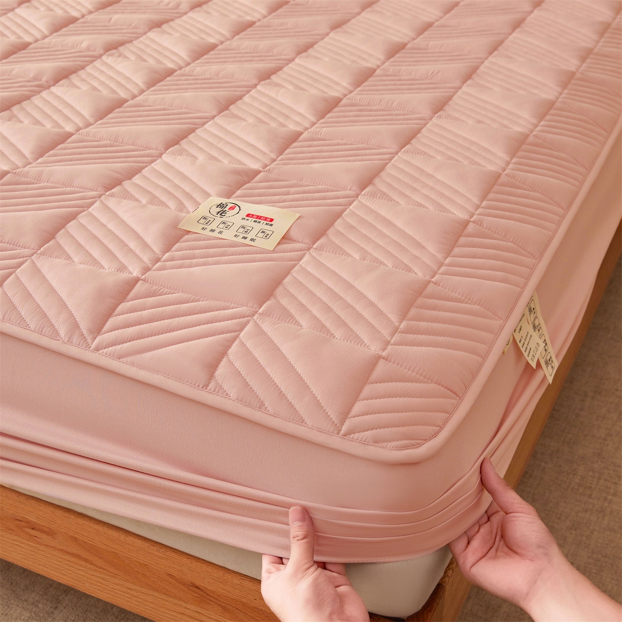 91家纺网 家纺一手货源 找家纺 居眠 2025新款木叙棉花夹棉防水床笠 木叙-粉