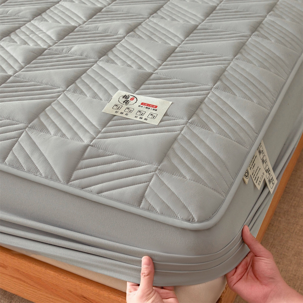 91家纺网 家纺一手货源 找家纺 居眠 2025新款木叙棉花夹棉防水床笠 木叙-灰