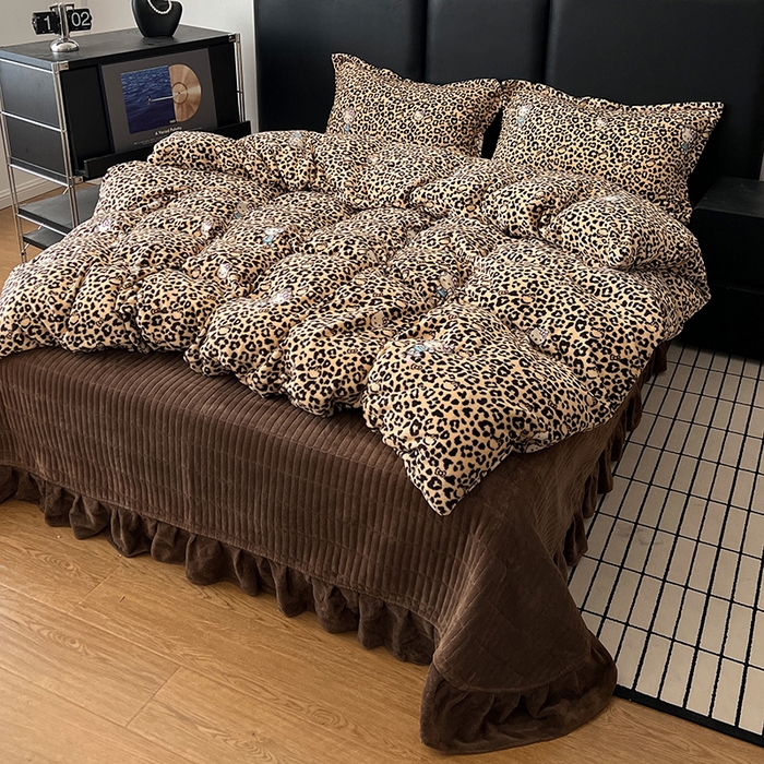 91家纺网 家纺一手货源 找家纺 （总）一比一家纺 2025新款亲肤舒适双面牛奶绒床盖款四件套