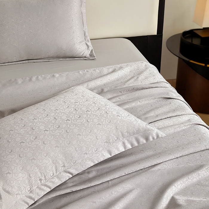 91家纺网 家纺一手货源 找家纺 罗菲尼酒店用品 2025新款AB版加厚磨毛提花酒店套件 向阳  浅灰