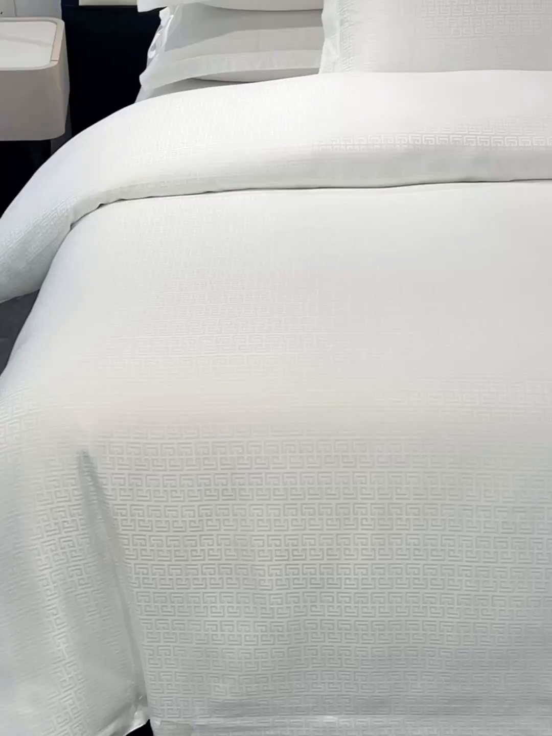 91家纺网 家纺一手货源 找家纺 罗菲尼酒店用品 2025新款AB版加厚磨毛提花酒店套件 云纹