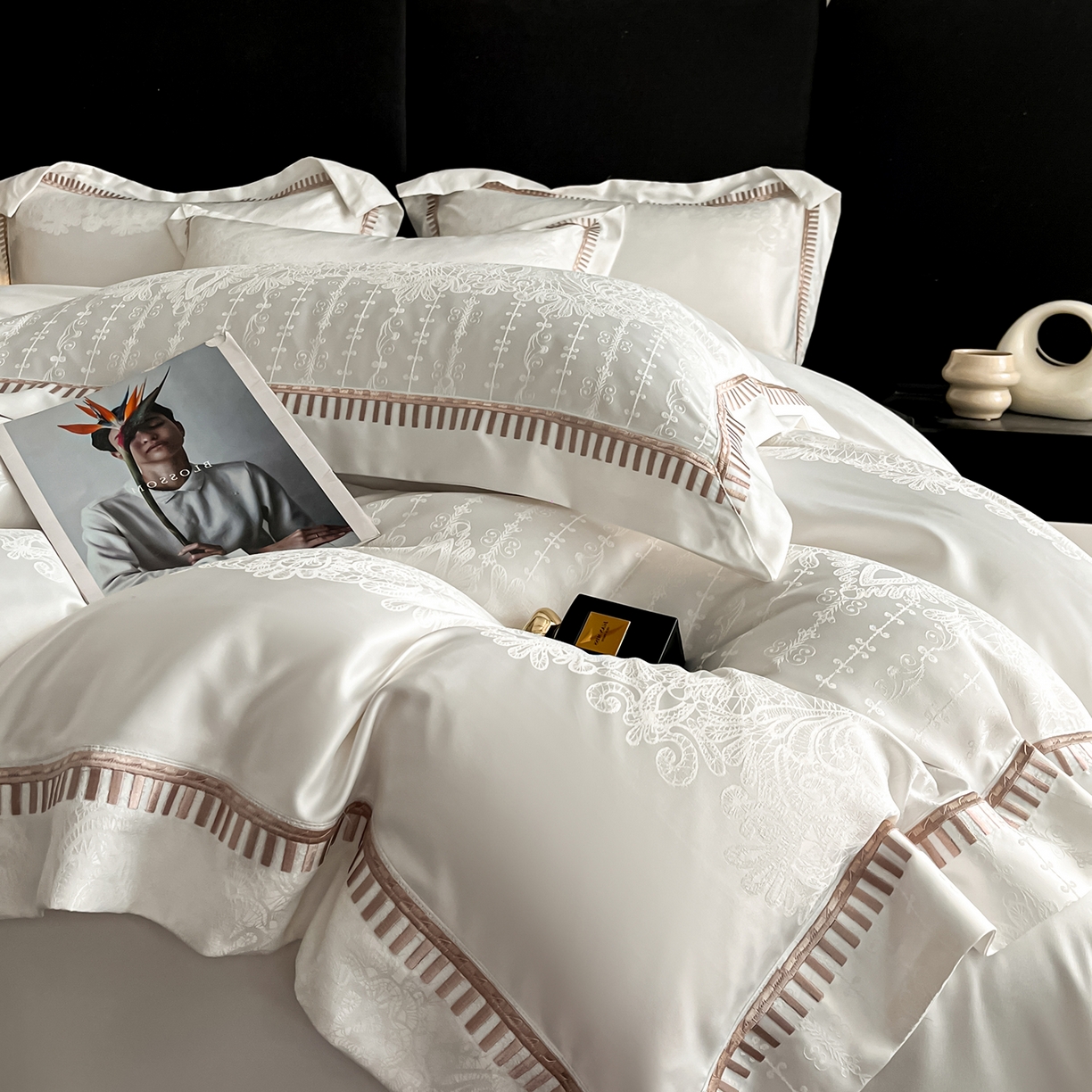 91家纺网 家纺一手货源 找家纺 置顶家纺 2025新款亲肤提花系列四件套-蒂芙尼 蒂芙尼-米白