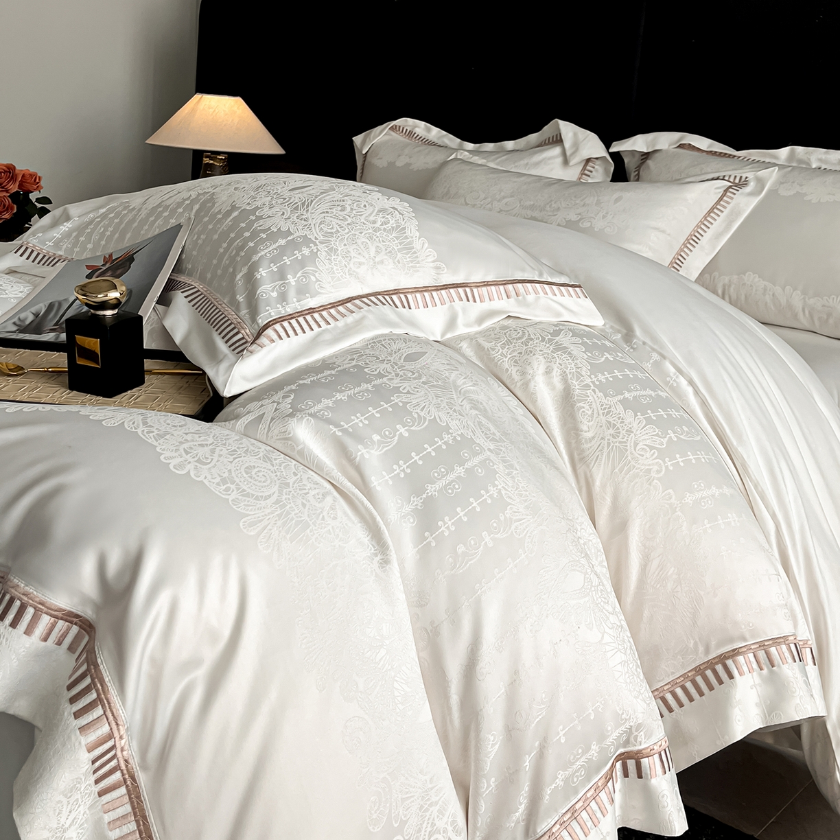 91家纺网 家纺一手货源 找家纺 置顶家纺 2025新款亲肤提花系列四件套-蒂芙尼 蒂芙尼-米白