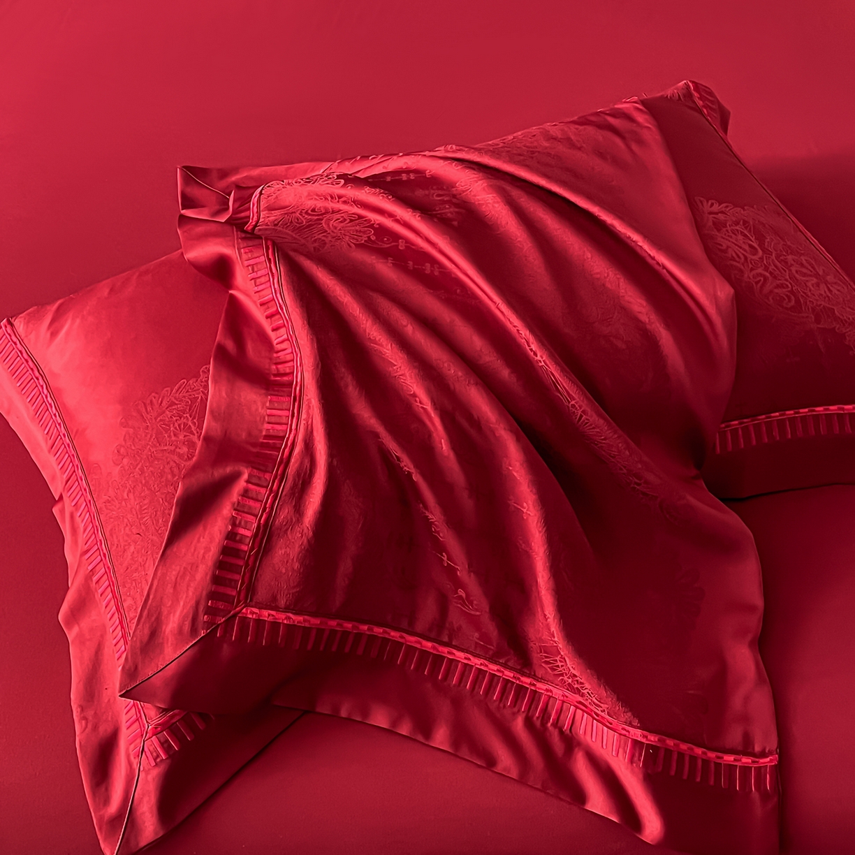 91家纺网 家纺一手货源 找家纺 置顶家纺 2025新款亲肤提花系列四件套-蒂芙尼 蒂芙尼-温馨红