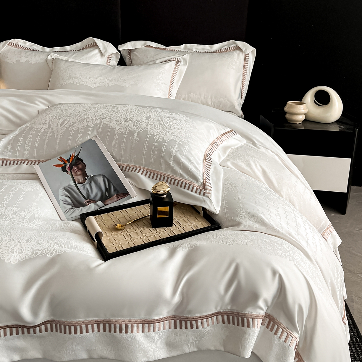 91家纺网 家纺一手货源 找家纺 置顶家纺 2025新款亲肤提花系列四件套-蒂芙尼 蒂芙尼-米白