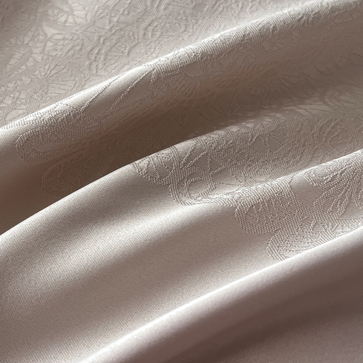 91家纺网 家纺一手货源 找家纺 置顶家纺 2025新款亲肤提花系列四件套-蒂芙尼 蒂芙尼-奶咖