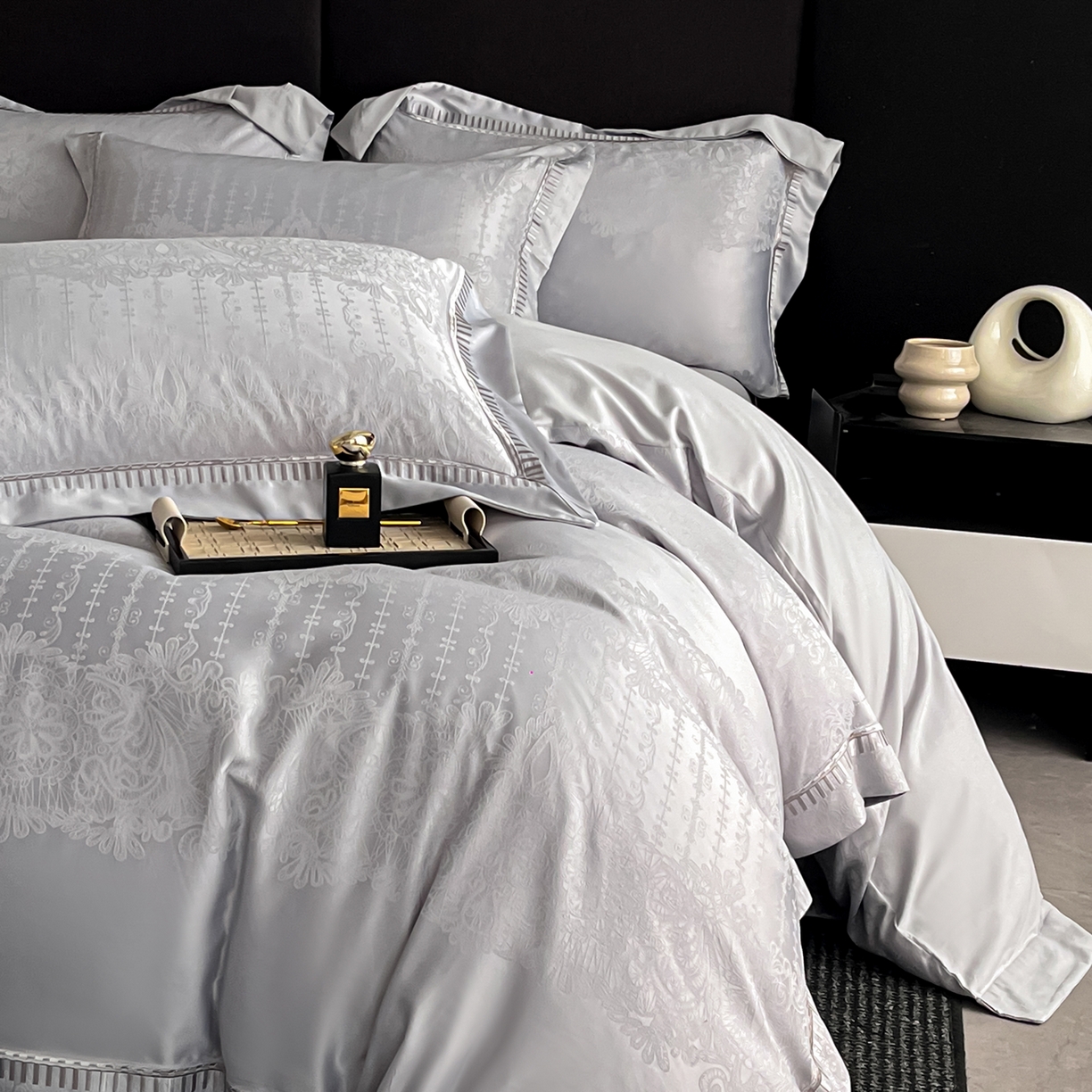 91家纺网 家纺一手货源 找家纺 置顶家纺 2025新款亲肤提花系列四件套-蒂芙尼 蒂芙尼-浅灰
