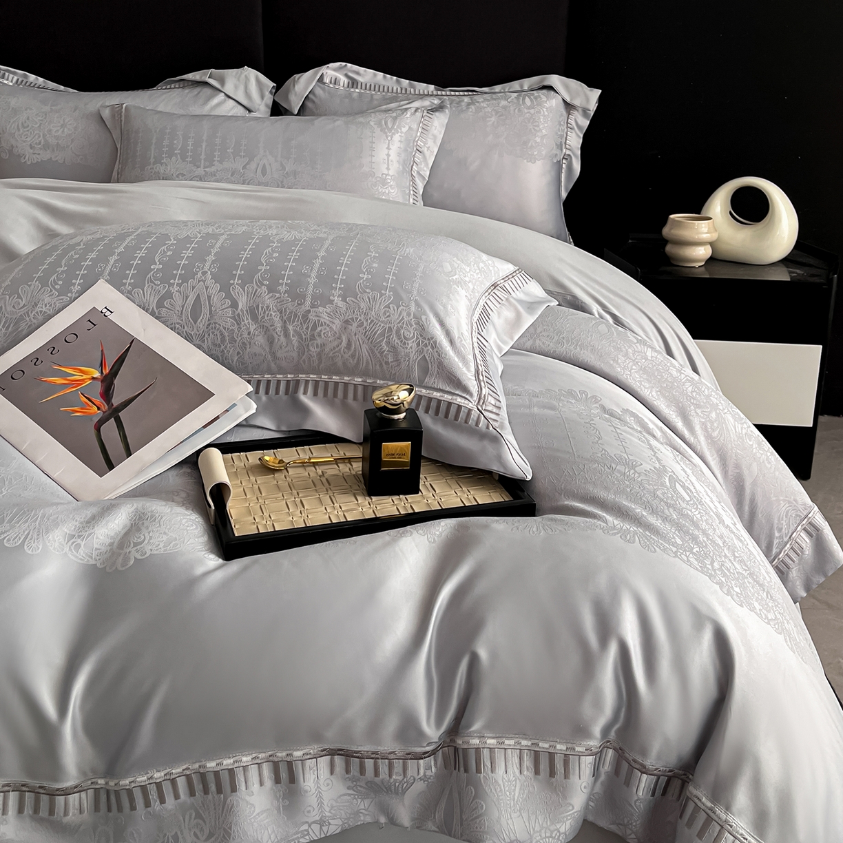 91家纺网 家纺一手货源 找家纺 置顶家纺 2025新款亲肤提花系列四件套-蒂芙尼 蒂芙尼-浅灰