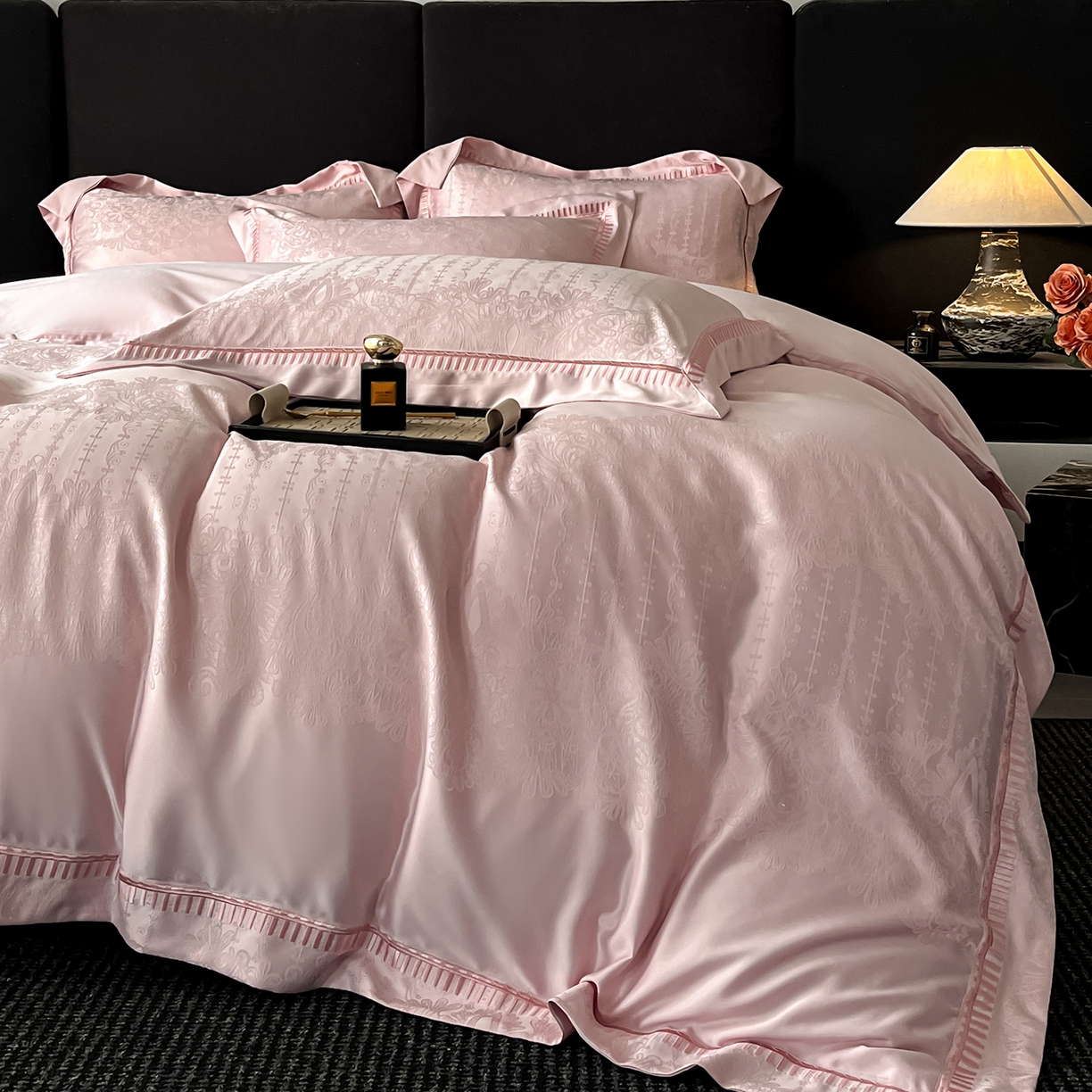 91家纺网 家纺一手货源 找家纺 置顶家纺 2025新款亲肤提花系列四件套-蒂芙尼 蒂芙尼-浅豆紫