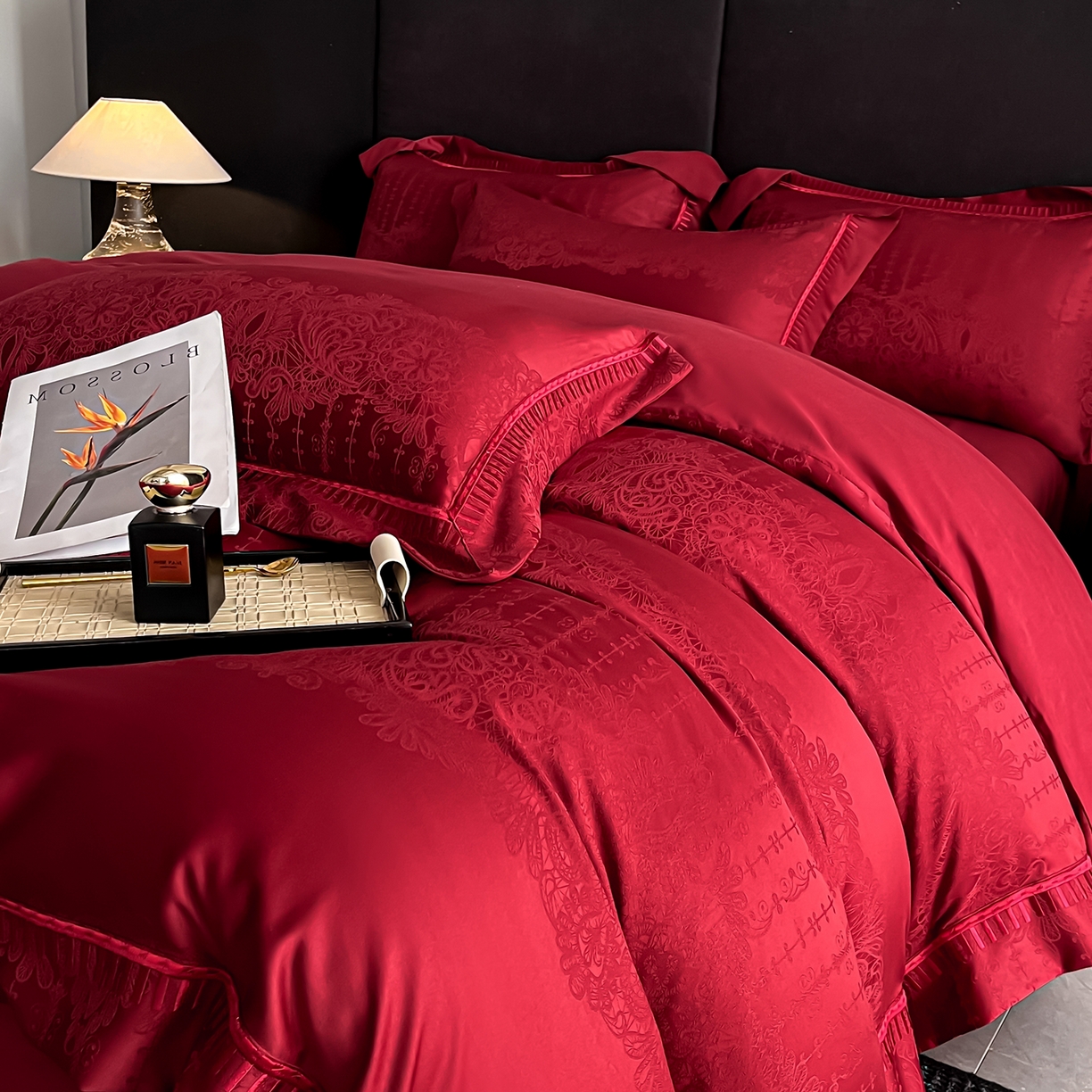 91家纺网 家纺一手货源 找家纺 置顶家纺 2025新款亲肤提花系列四件套-蒂芙尼 蒂芙尼-温馨红